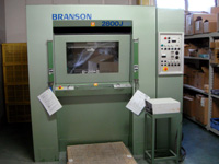 高性能振動溶着機（BRANSON VW 2800J）